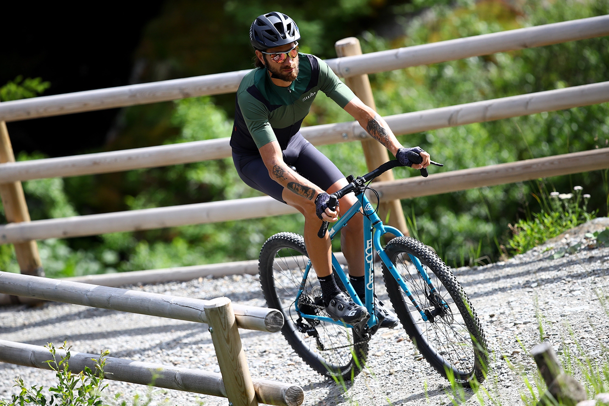 Prima pagina 7 Prima pagina -Vendite abbigliamento bici 52